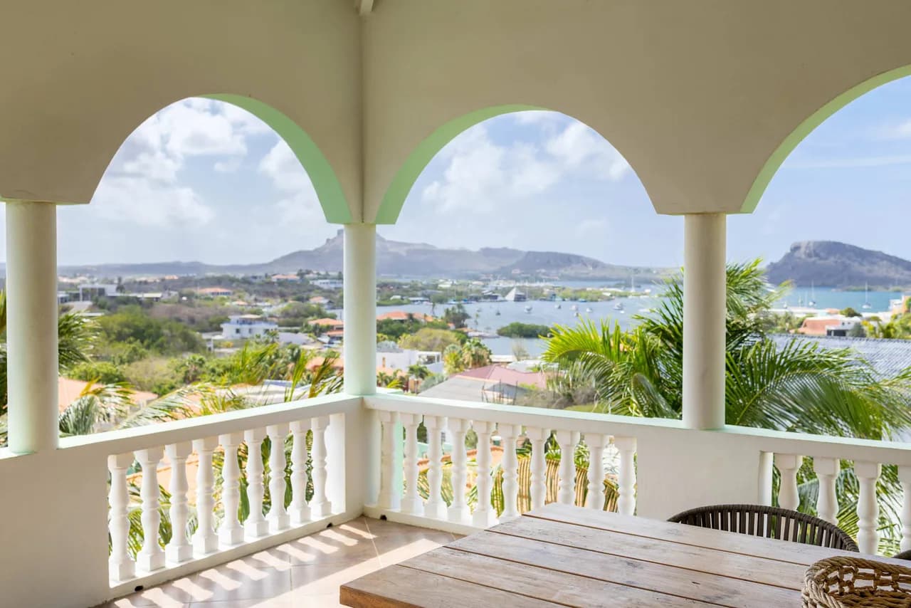 Modern Nine Bedroom Villa with Sea View in Willemstad photo 2