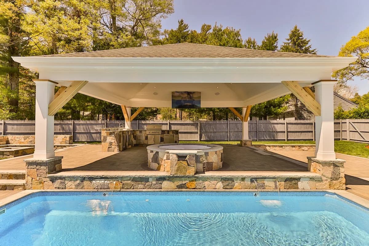 Beachside Five Bedroom Villa in Barnstable photo 2