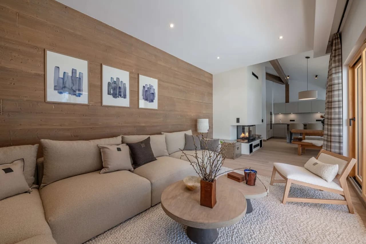 Elegant Modern Penthouse in Alpine Town photo 4
