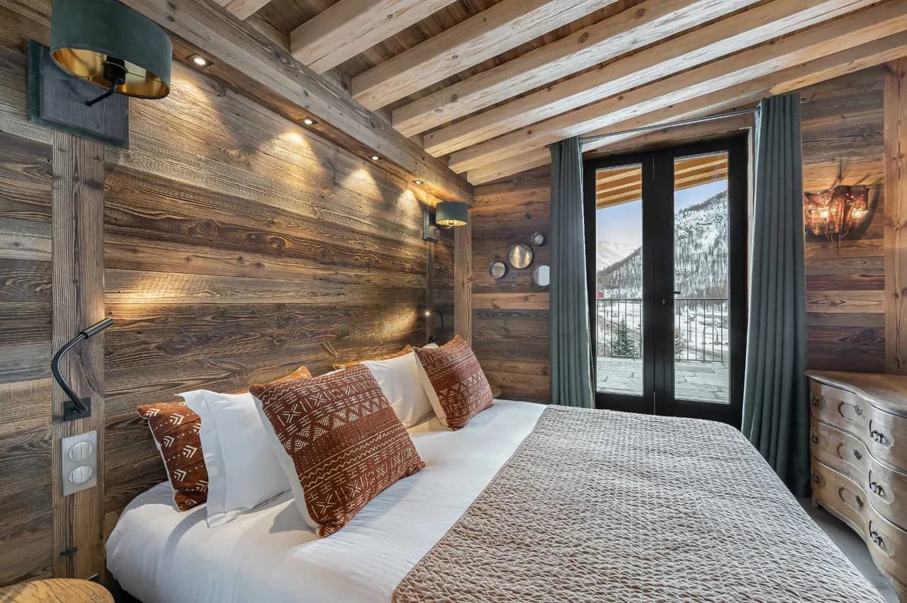 Elevated Alpine Living With Panorama photo 3