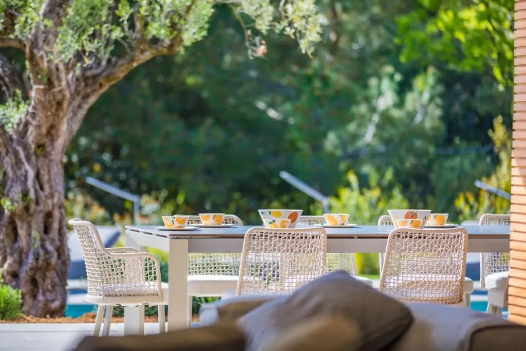 Californie Crest: A Contemporary Cannes Estate photo 5
