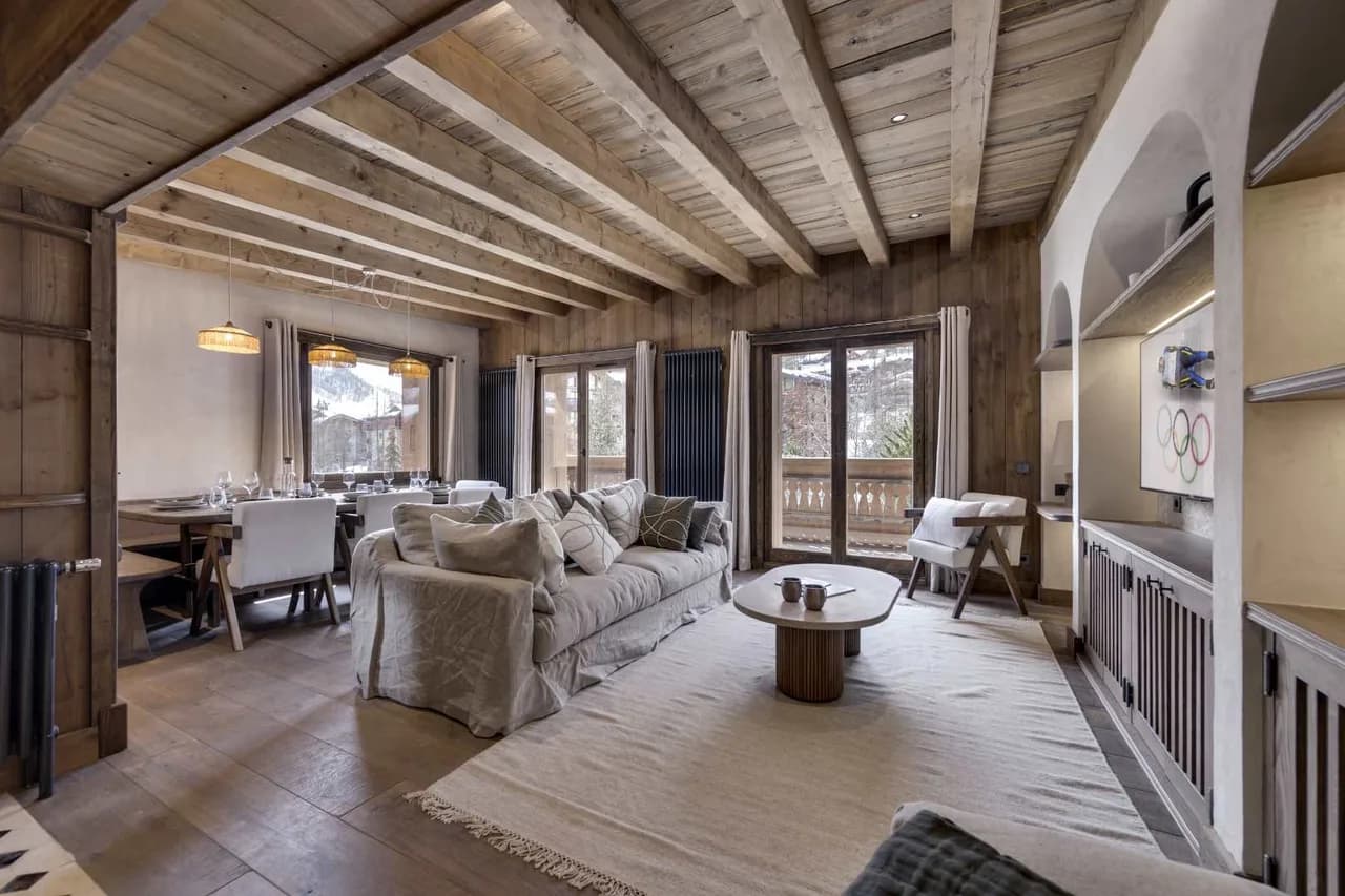 Premium Ski Retreat With Balcony Views