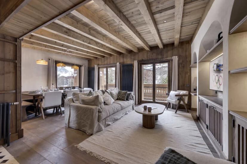 Premium Ski Retreat With Balcony Views