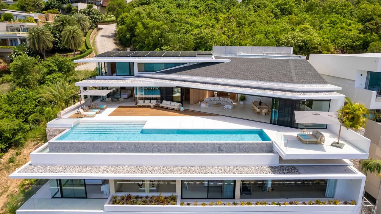 Luxury Wellness Villa Overlooking the Sea