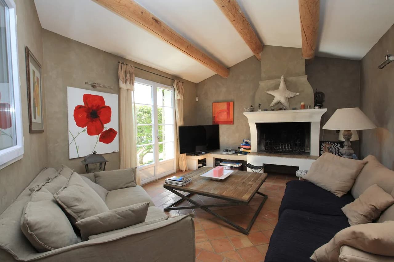 Air-Conditioned Five Bedroom Villa in Roye photo 4