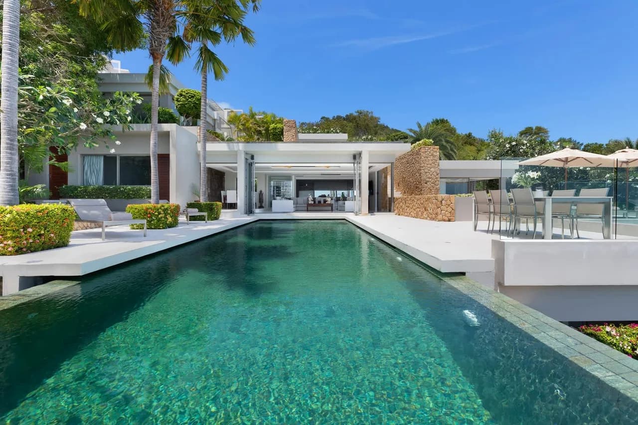 Elegant Villa Overlooking Private Pool