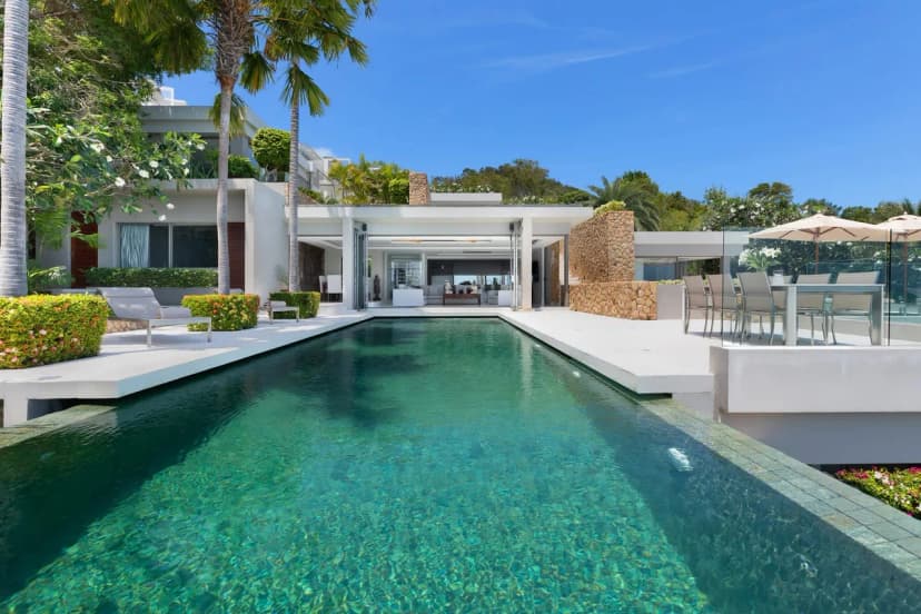 Elegant Villa Overlooking Private Pool