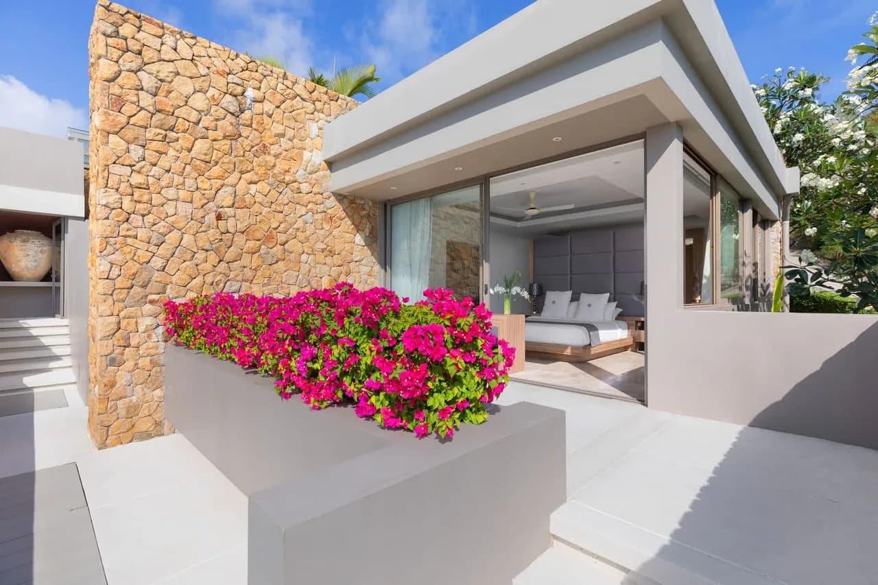 Elegant Villa Overlooking Private Pool photo 2