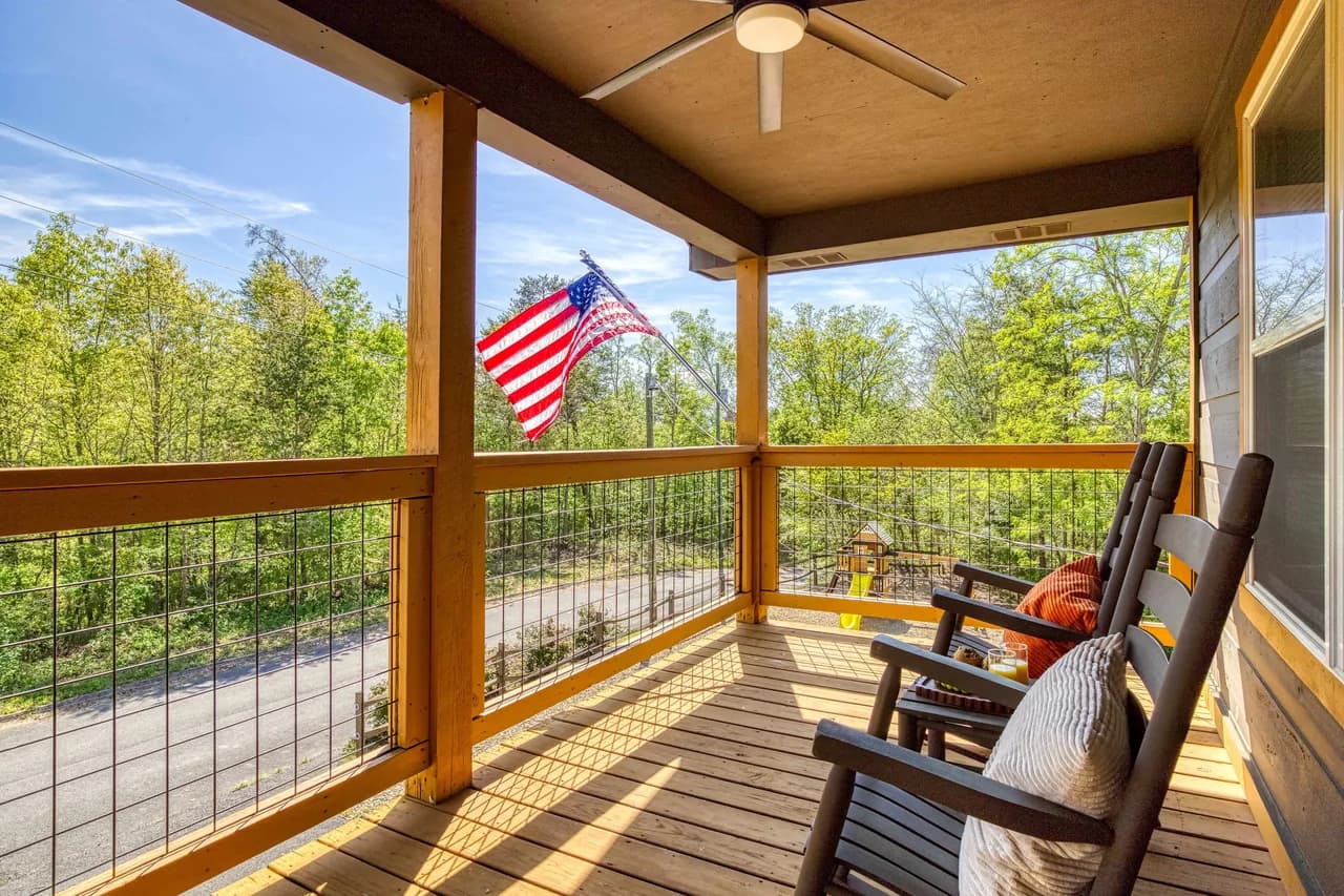 Accessible Five Bedroom Lodge in Smoky Mountains photo 3