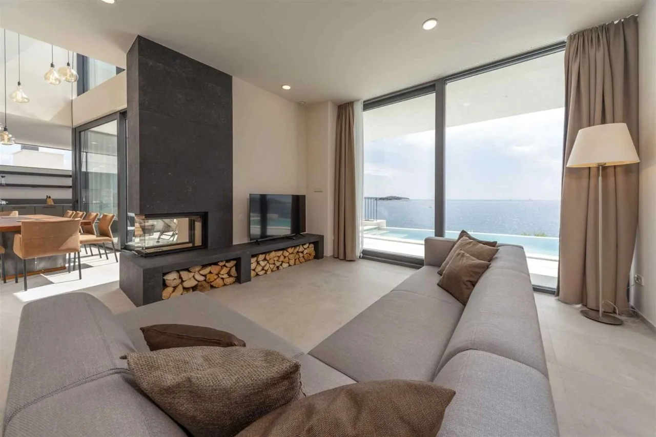 Seaside Luxury Villa With Private Wellness photo 2