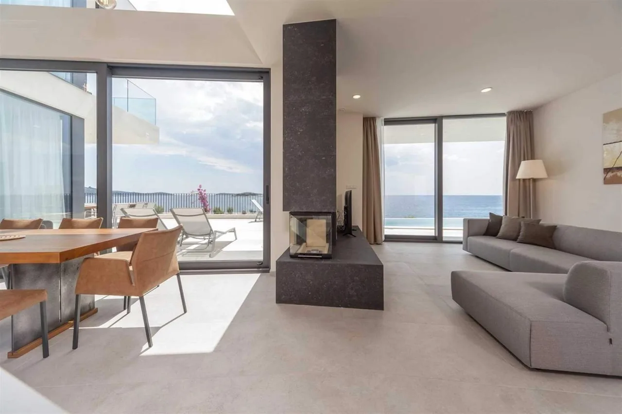 Seaside Luxury Villa With Private Wellness photo 4