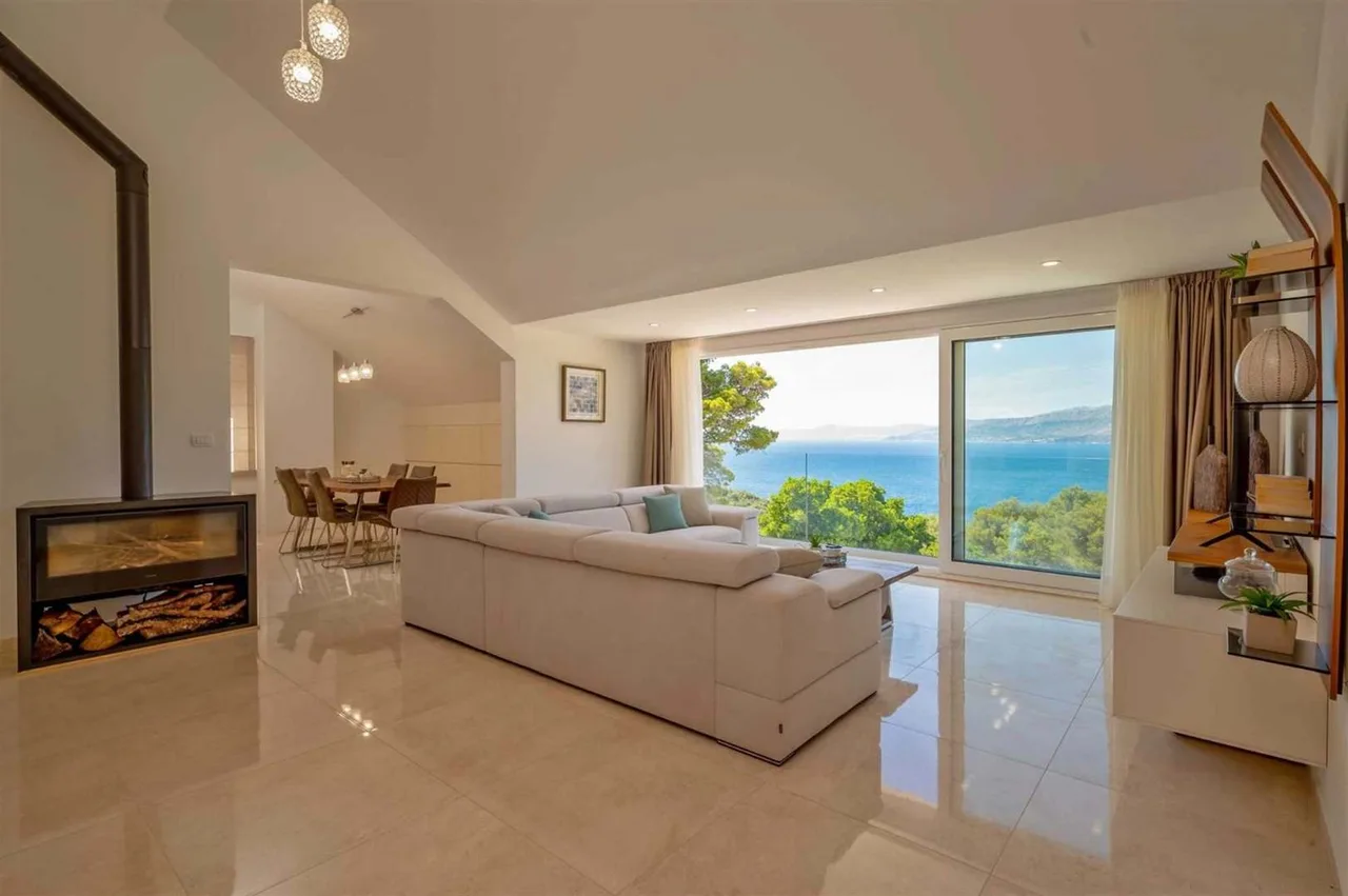 Peaceful Brač Villa Surrounded By Nature photo 5