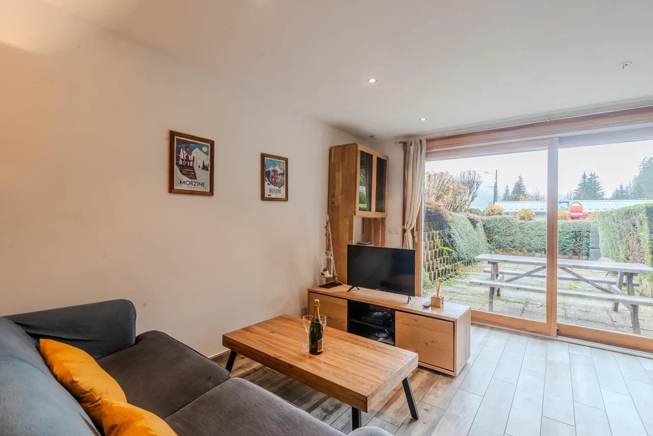 Compact Modern Apartment Near Morzine Slopes photo 4