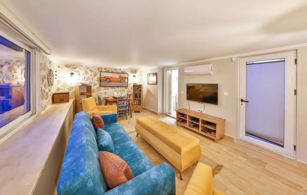 Scenic Hillside Villa With Pool Terrace photo 4