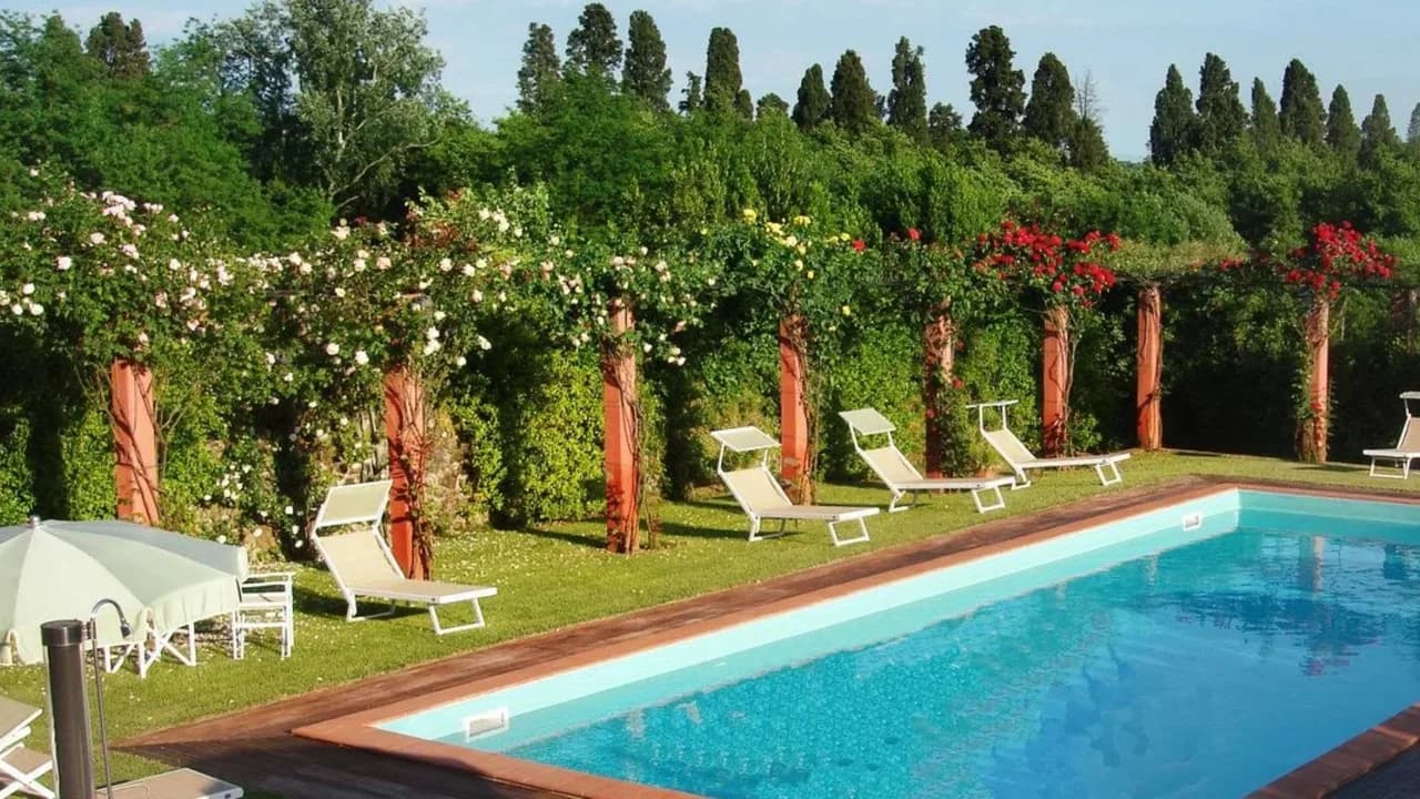 Grand Countryside Retreat With Pool photo 2