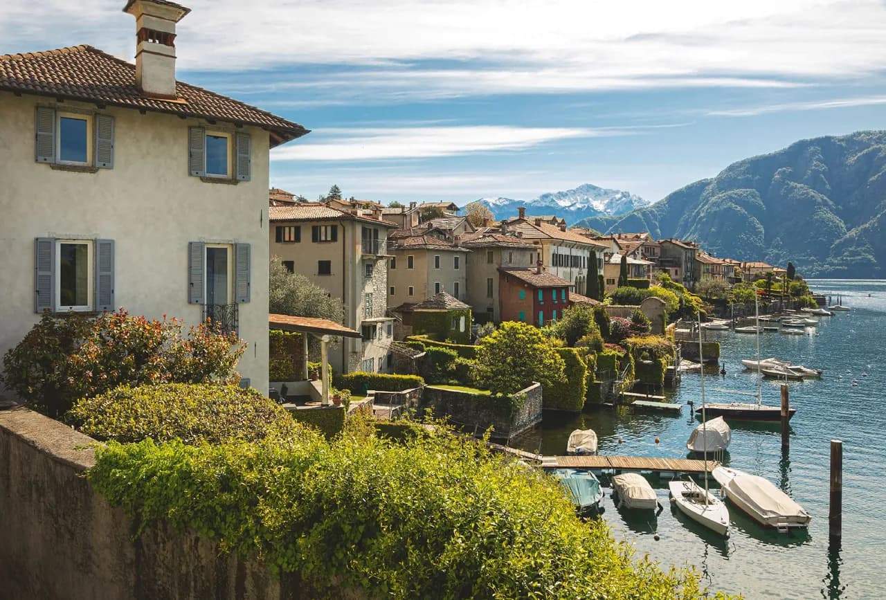 Authentic Italian Villa Directly On Lake