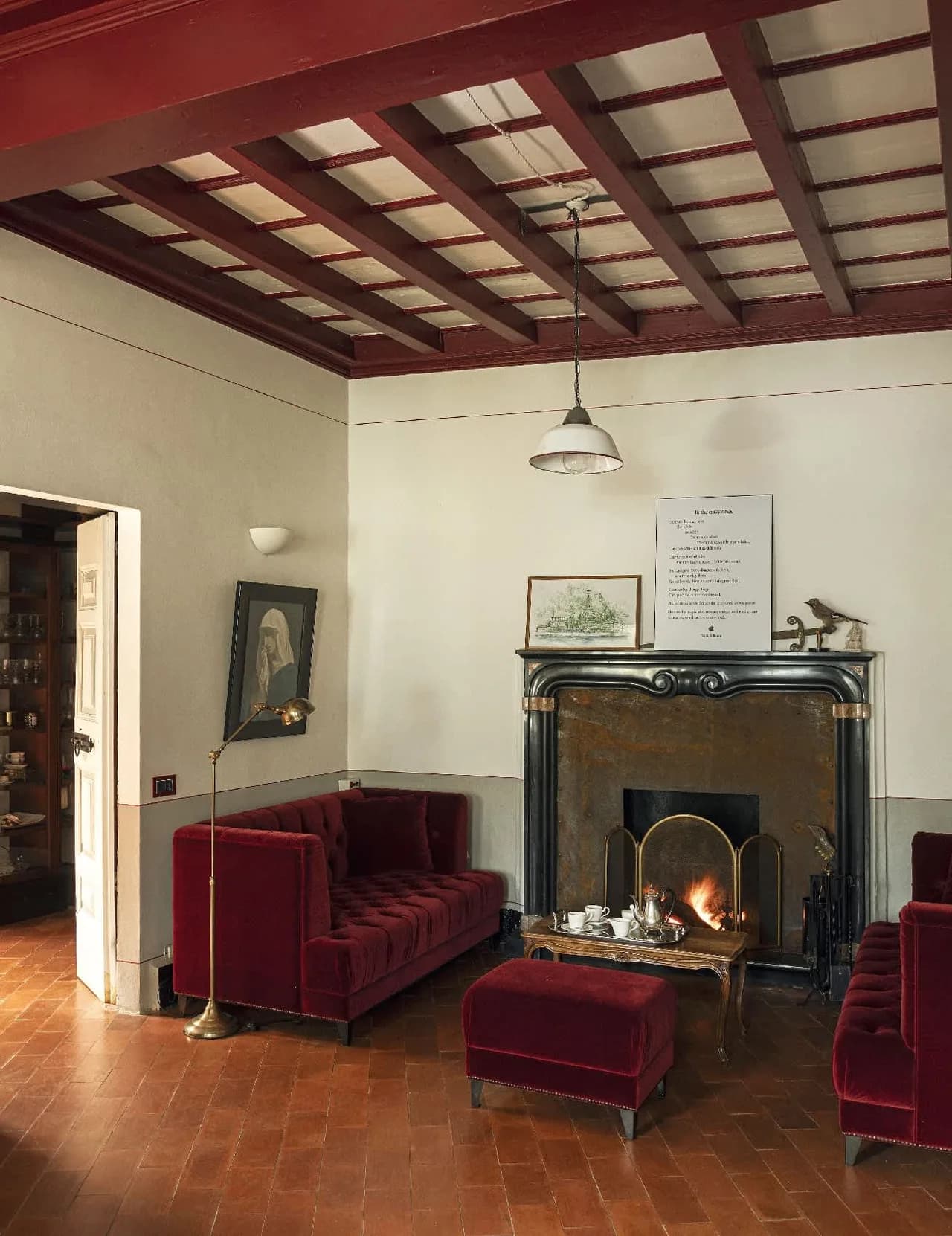 Authentic Italian Villa Directly On Lake photo 2