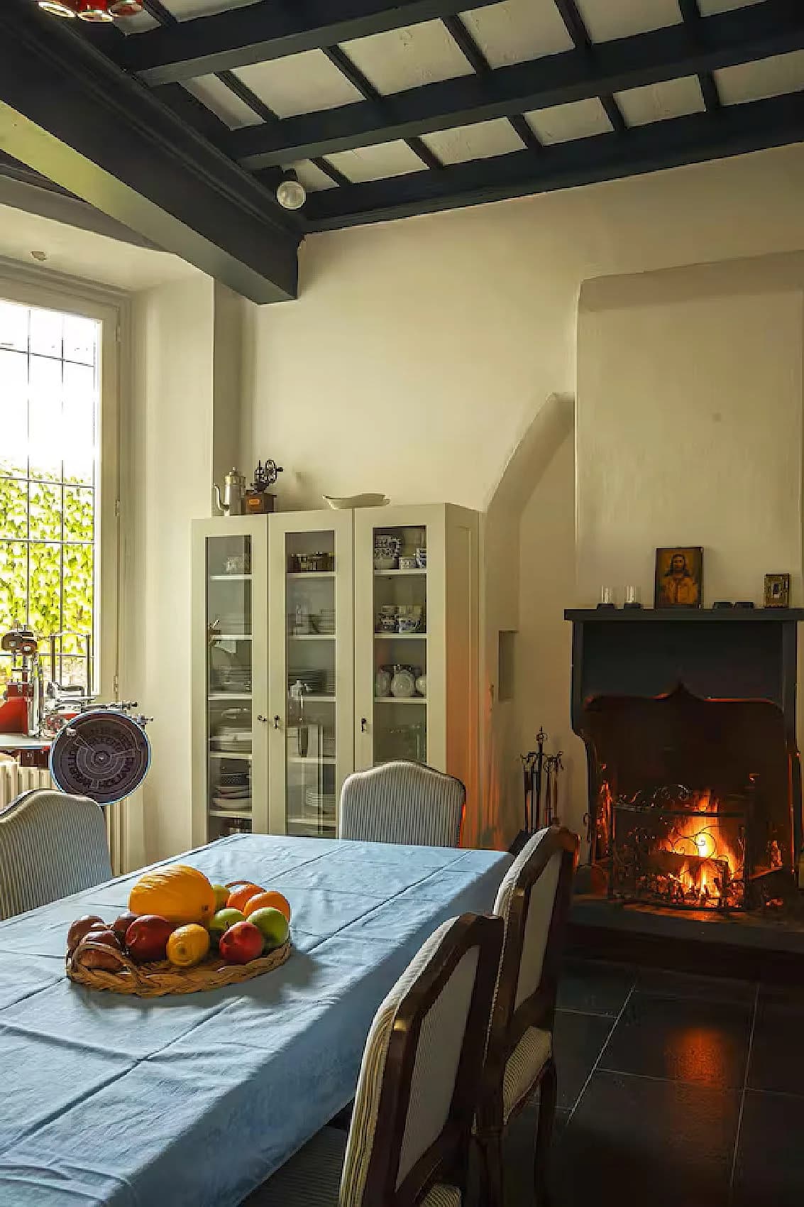 Authentic Italian Villa Directly On Lake photo 5
