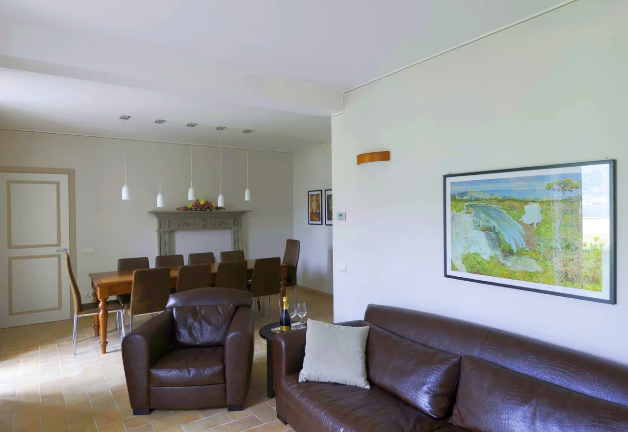 Lakefront Living With Private Garden photo 2