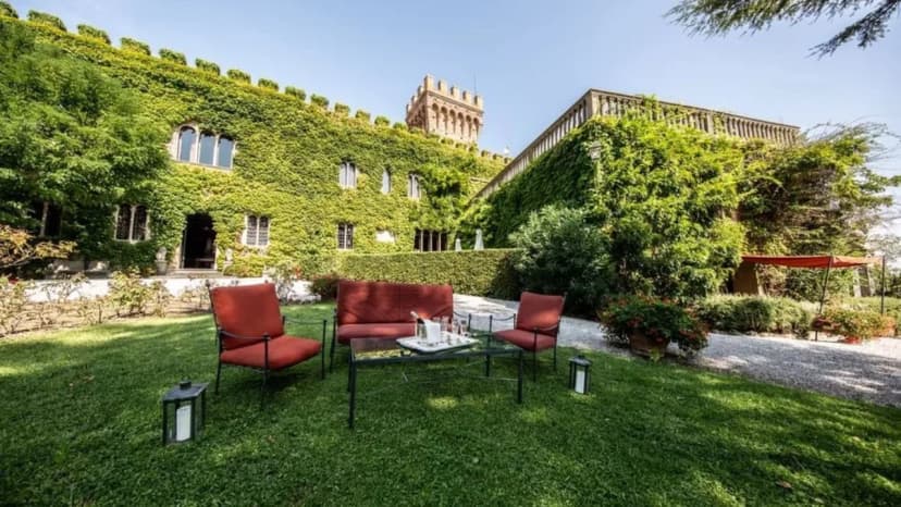 Grand Historic Castle With Private Gardens