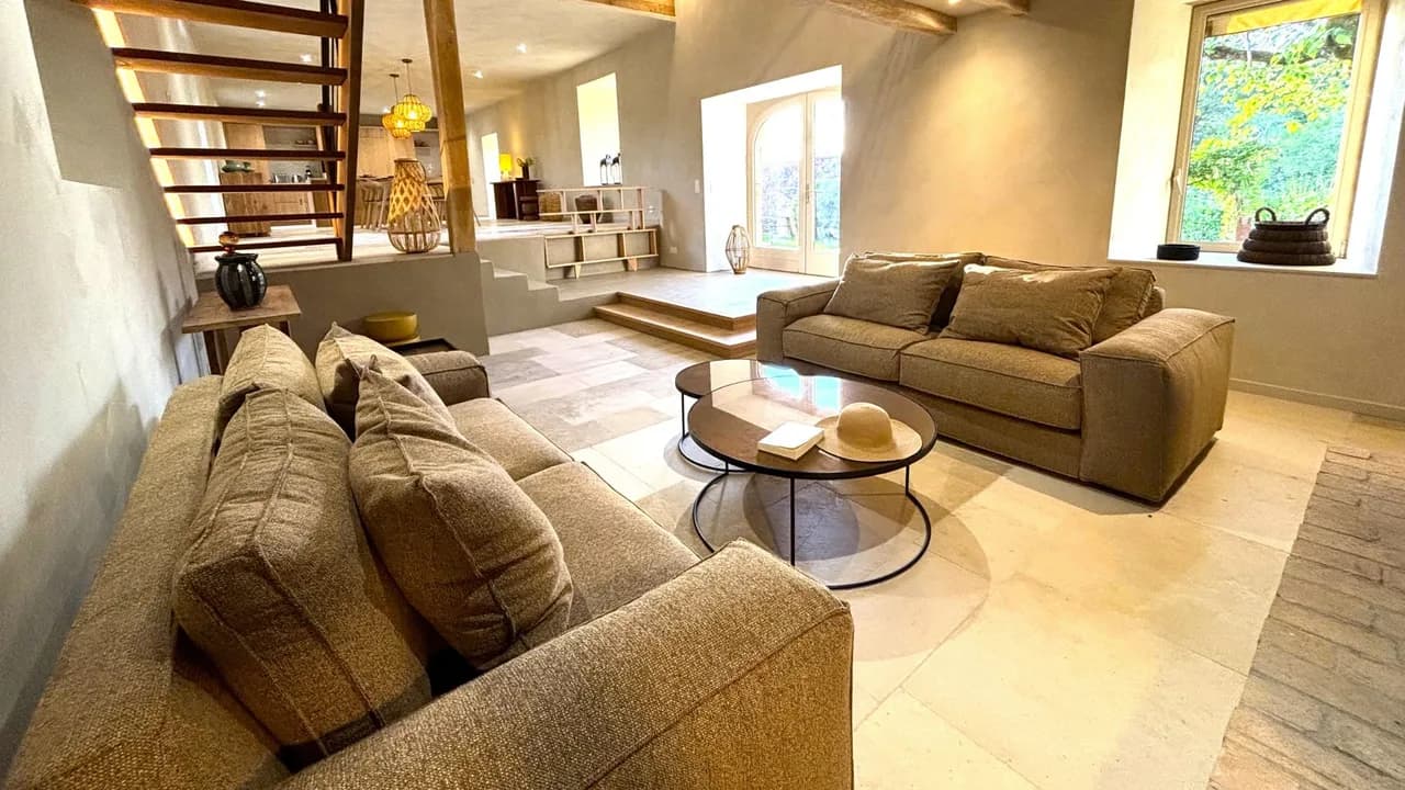 Elegant Loft Style House with Pool photo 2