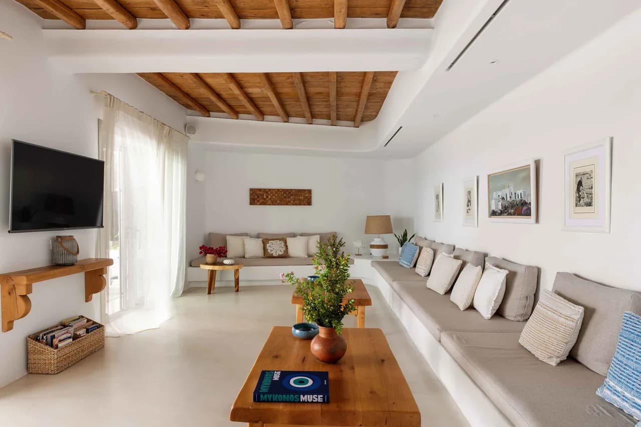 Autonomous Luxury Estate With Panoramic Views photo 2
