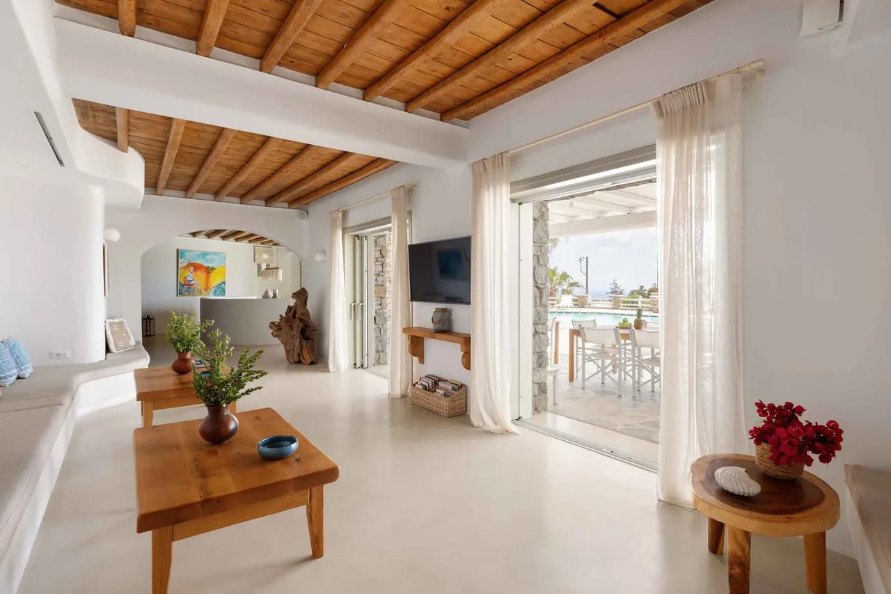 Autonomous Luxury Estate With Panoramic Views photo 4