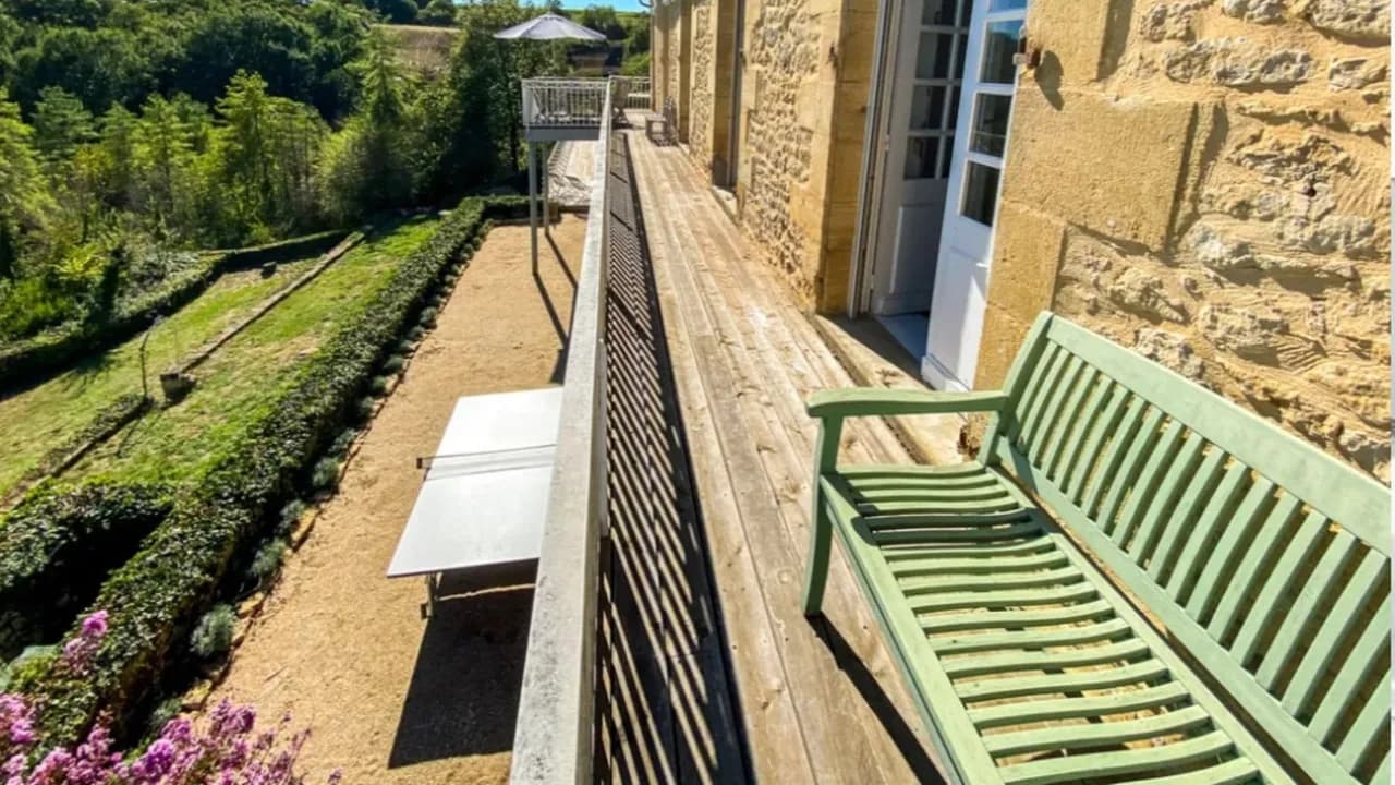 Peaceful Hamlet Manor With Views photo 4