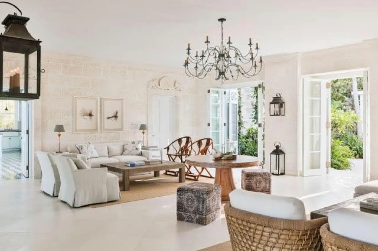 Beachfront Luxury Estate on Grace Bay photo 5