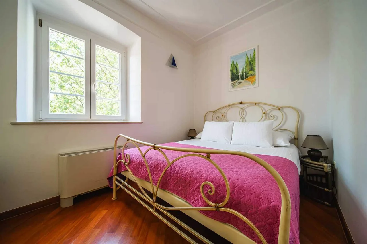 Classic Mediterranean Retreat With Century Trees photo 3