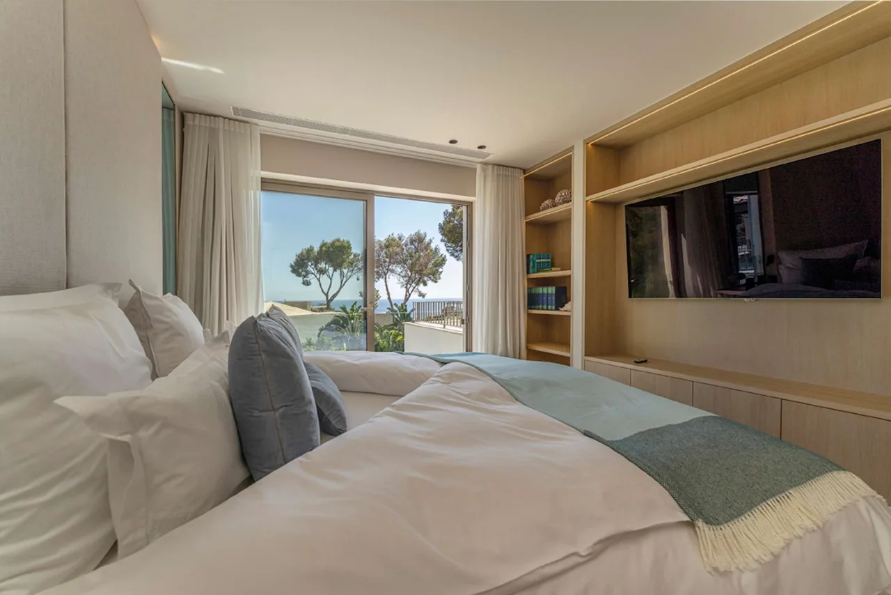 Contemporary Sea View Mediterranean Villa photo 3