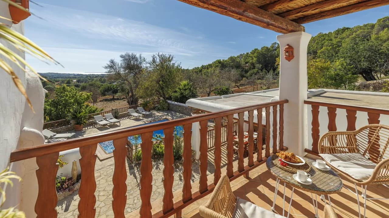 Coastal Countryside Retreat with Pool photo 4