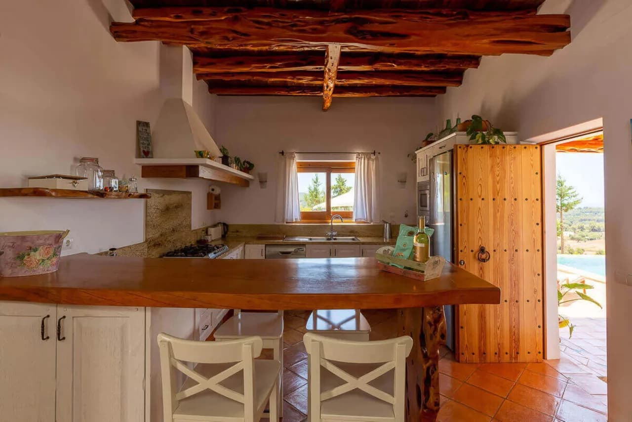 Rural Villa with Mountain and Sea Views photo 5
