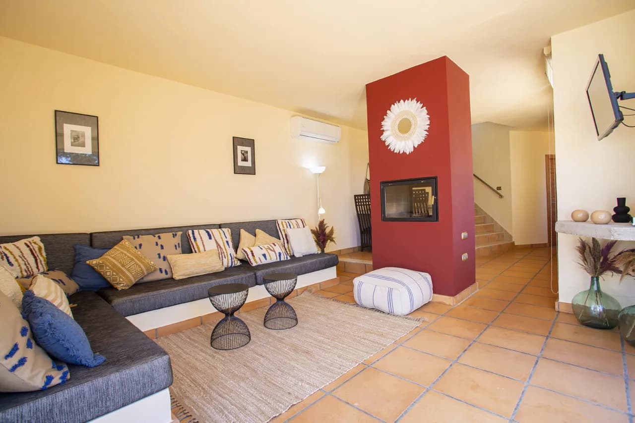 Relaxed Countryside Stay with Stunning Sunsets photo 2