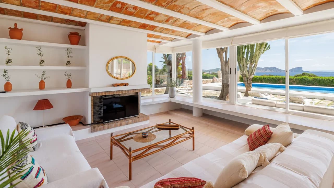 Coastal Family Villa With Pool photo 2