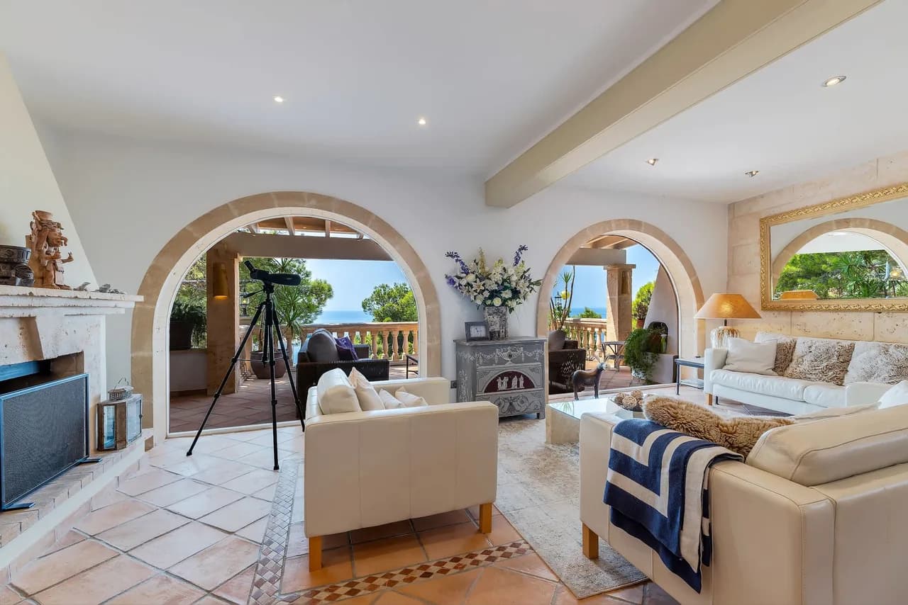 Refined Mediterranean Hideaway By The Sea photo 5