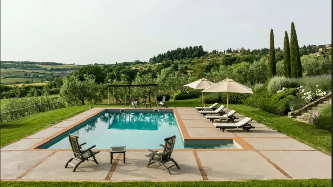 Elegant Villa Walk to Medieval Town photo 2