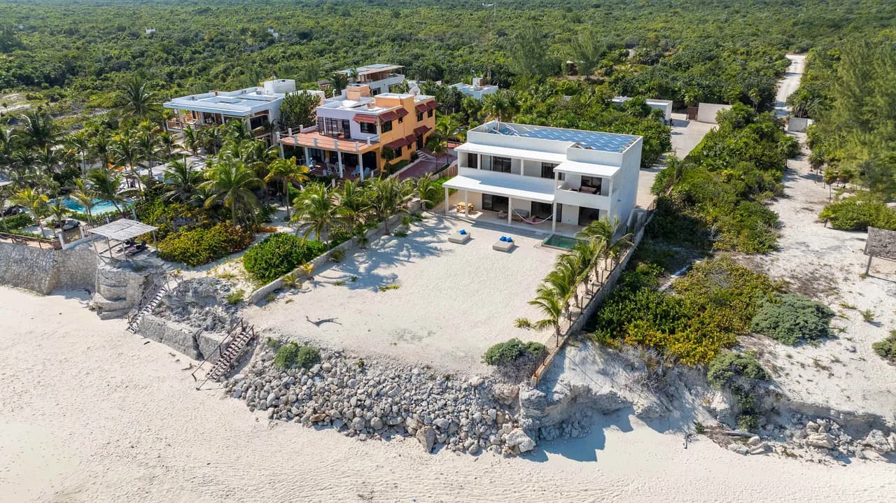 Isla Blanca Beach House |3BR |Eco-friendly Retreat photo 4