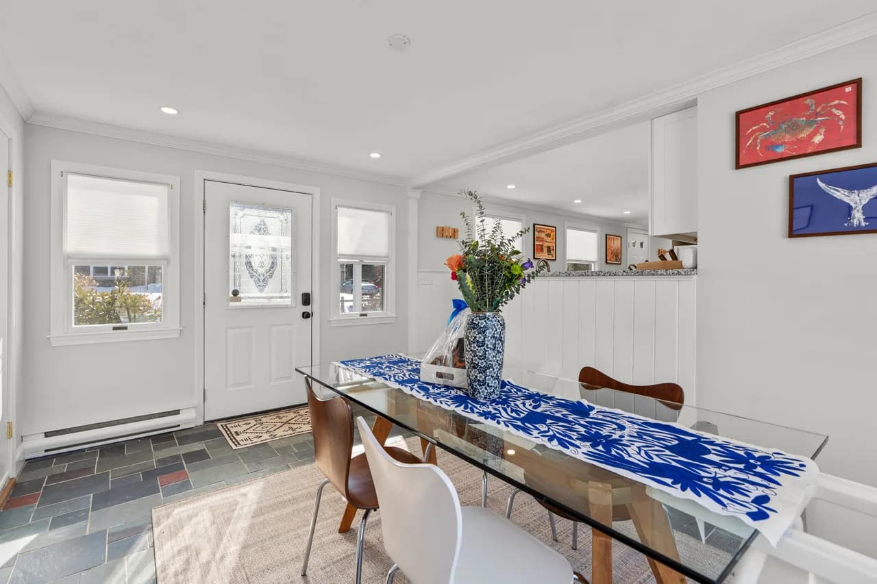 Beachfront Four Bedroom Retreat in Barnstable, Massachusetts photo 4