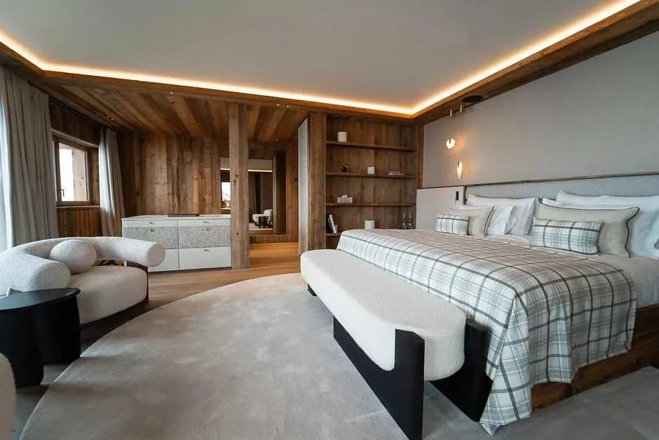 Modern Alpine Chalet With Indoor Pool photo 3
