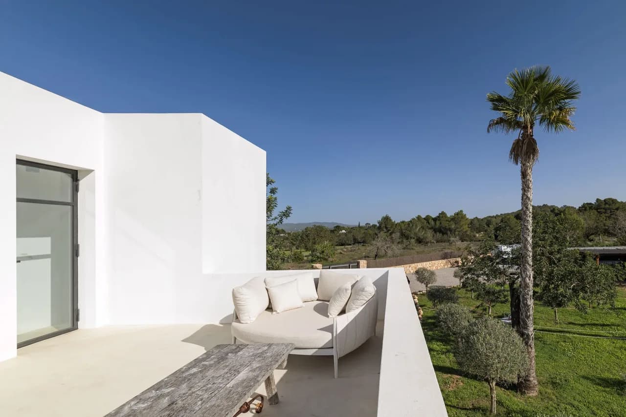 Light Filled Ibiza Retreat With Pool photo 4