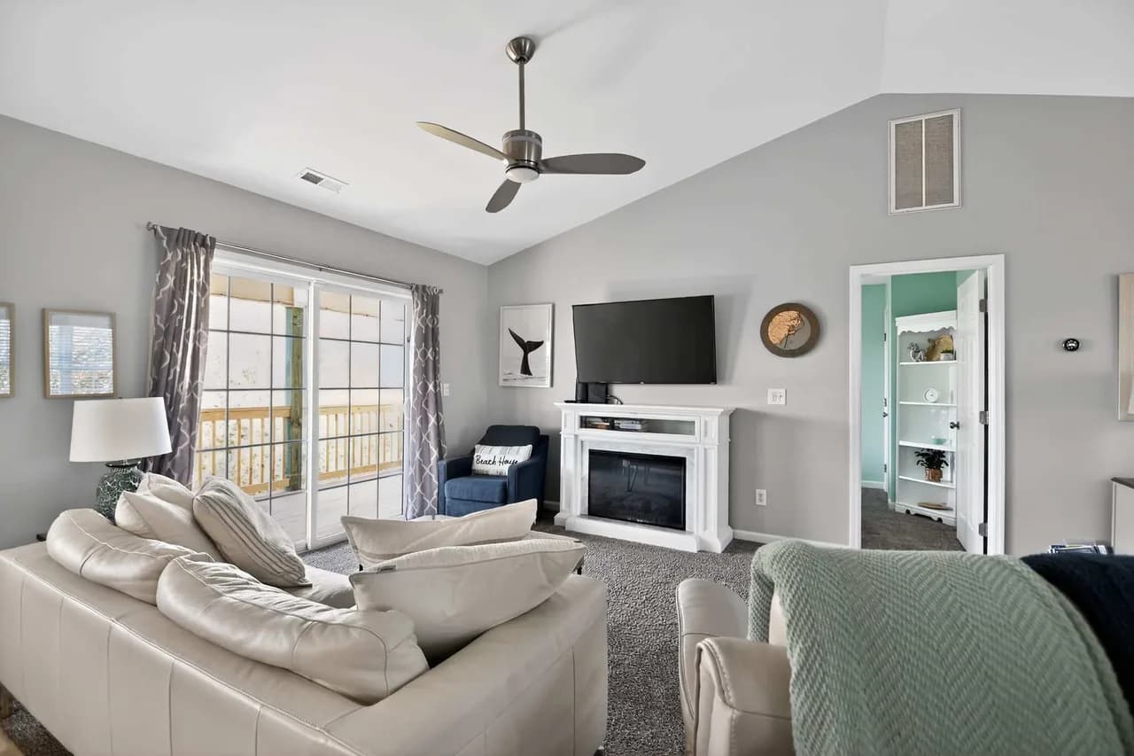 Waterfront Four Bedroom Retreat in Surf City photo 3