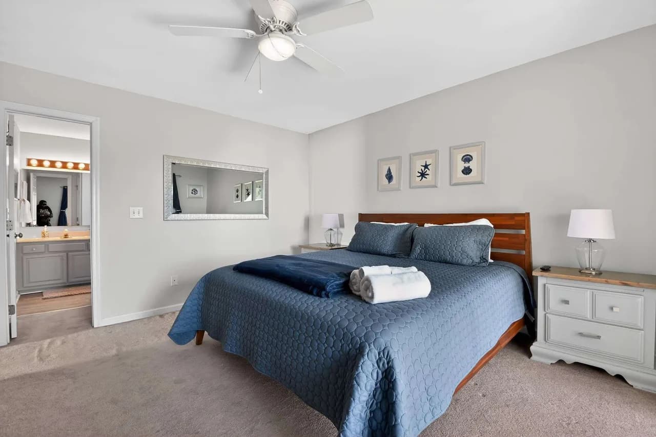 Waterfront Four Bedroom Retreat in Surf City photo 5