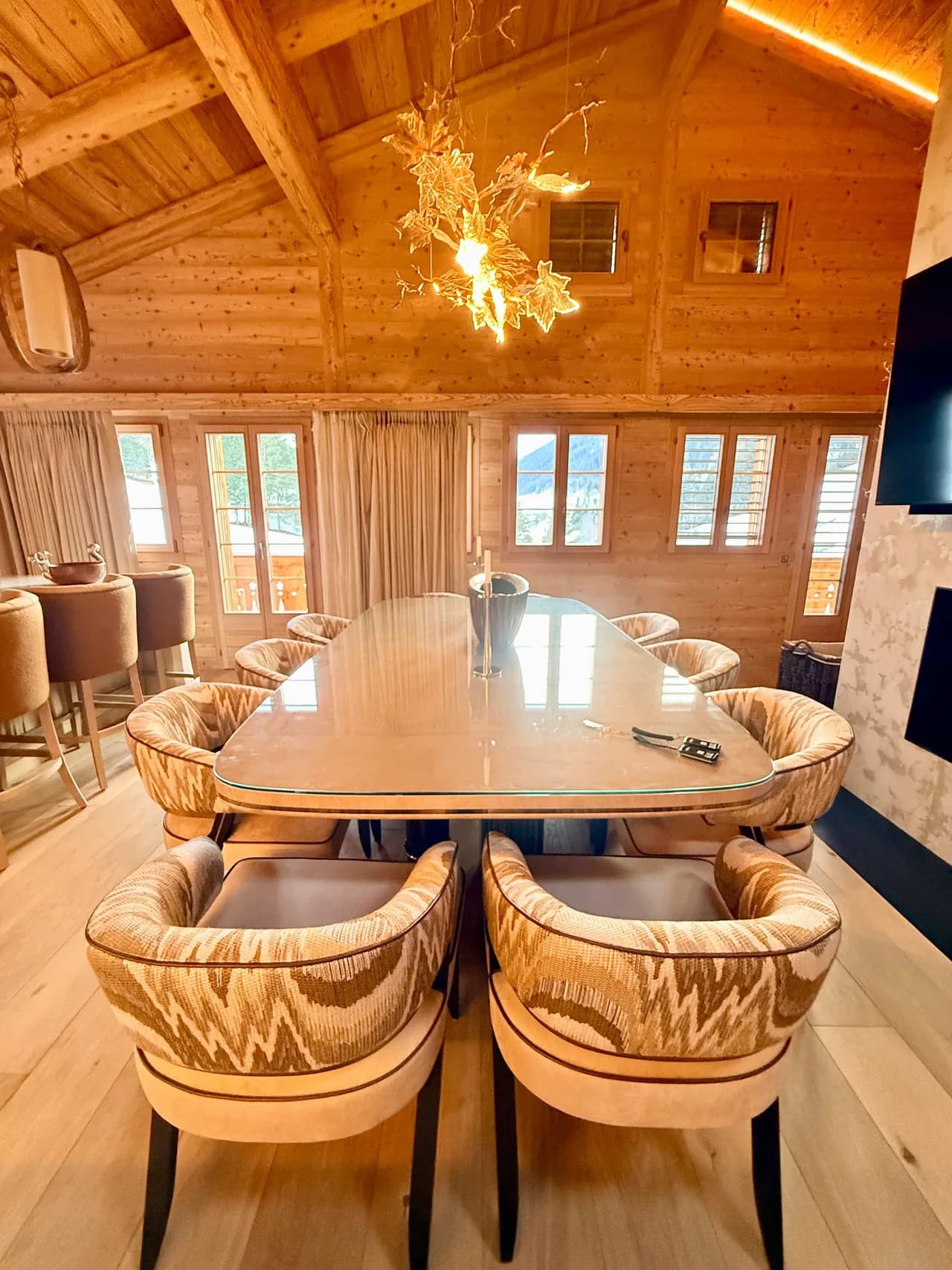Alpine Seclusion Retreat with Mountain Views photo 3