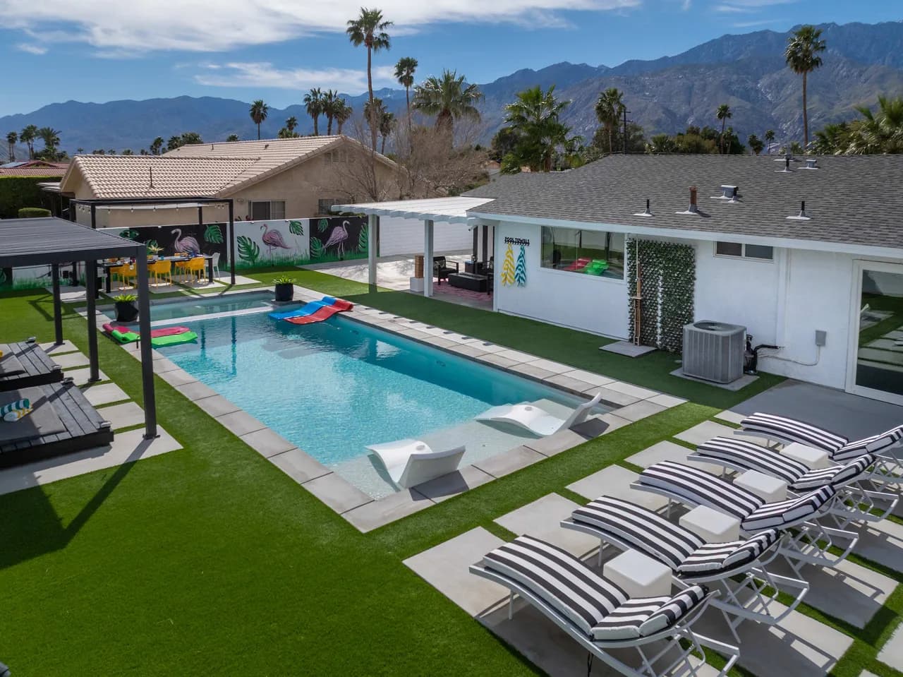 Secluded Poolside Retreat in Palm Springs photo 4