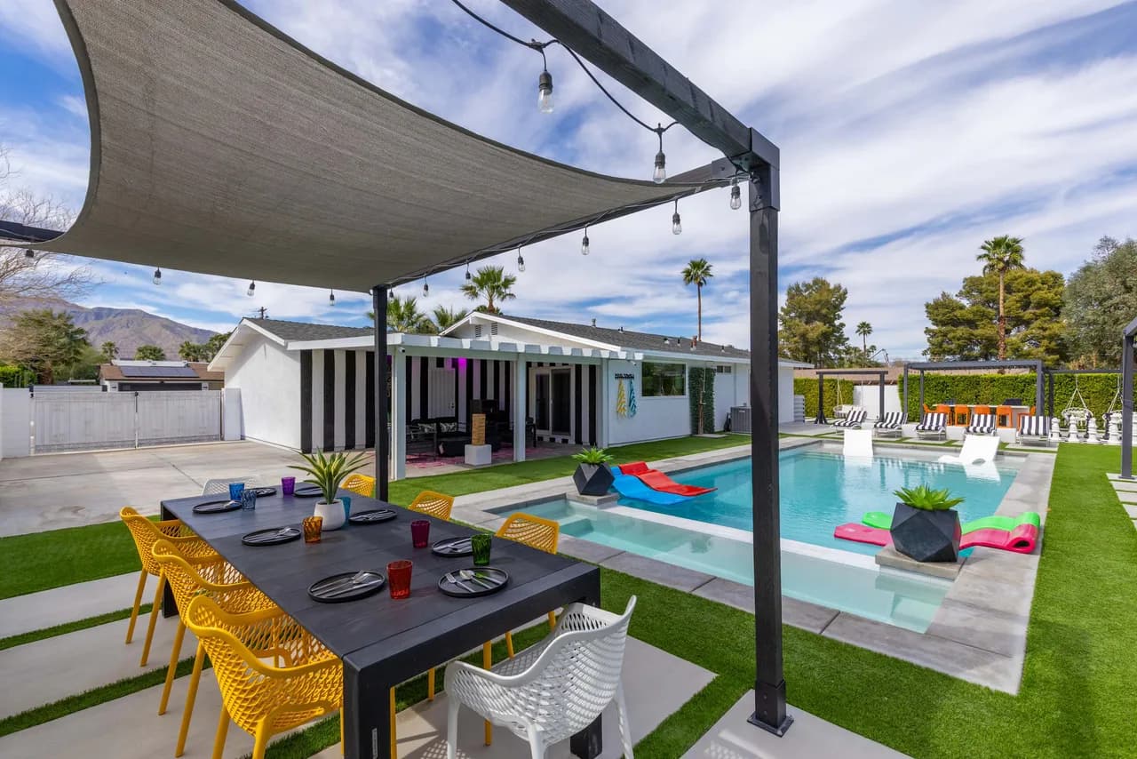 Secluded Poolside Retreat in Palm Springs photo 5