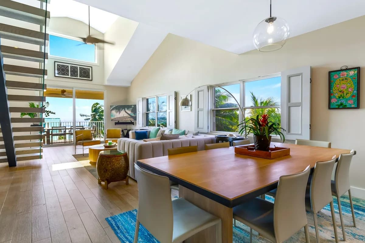 Oceanfront Three Bedroom Villa in Grand Cayman photo 2