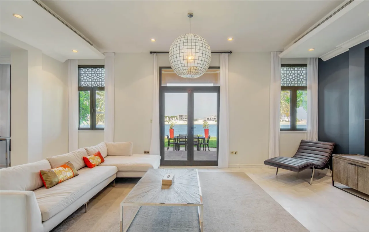 Beachfront Bliss on Palm Jumeirah photo 2
