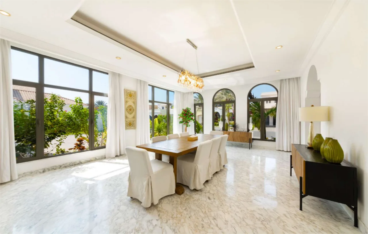 Palm Jumeirah Beachfront Luxury Villa photo 4