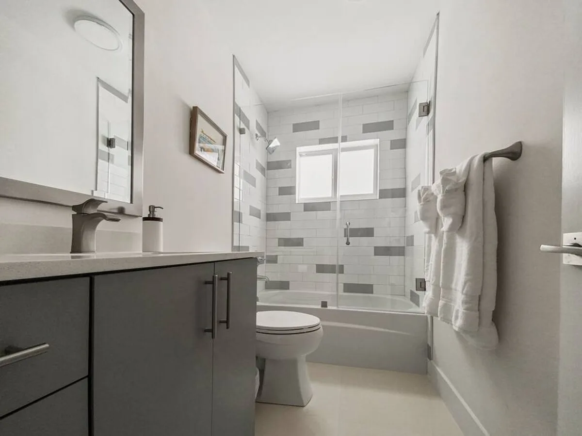 Charming Two Bedroom Retreat in Fort Lauderdale photo 3